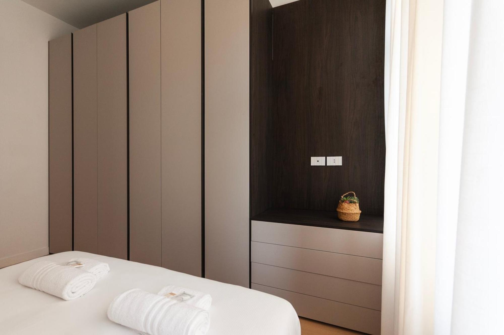 Youhosty - 2 Bedroom Porta Venezia Milaan Buitenkant foto